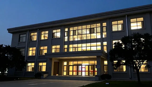 工程维保中施工管理的两种做法对比与取舍